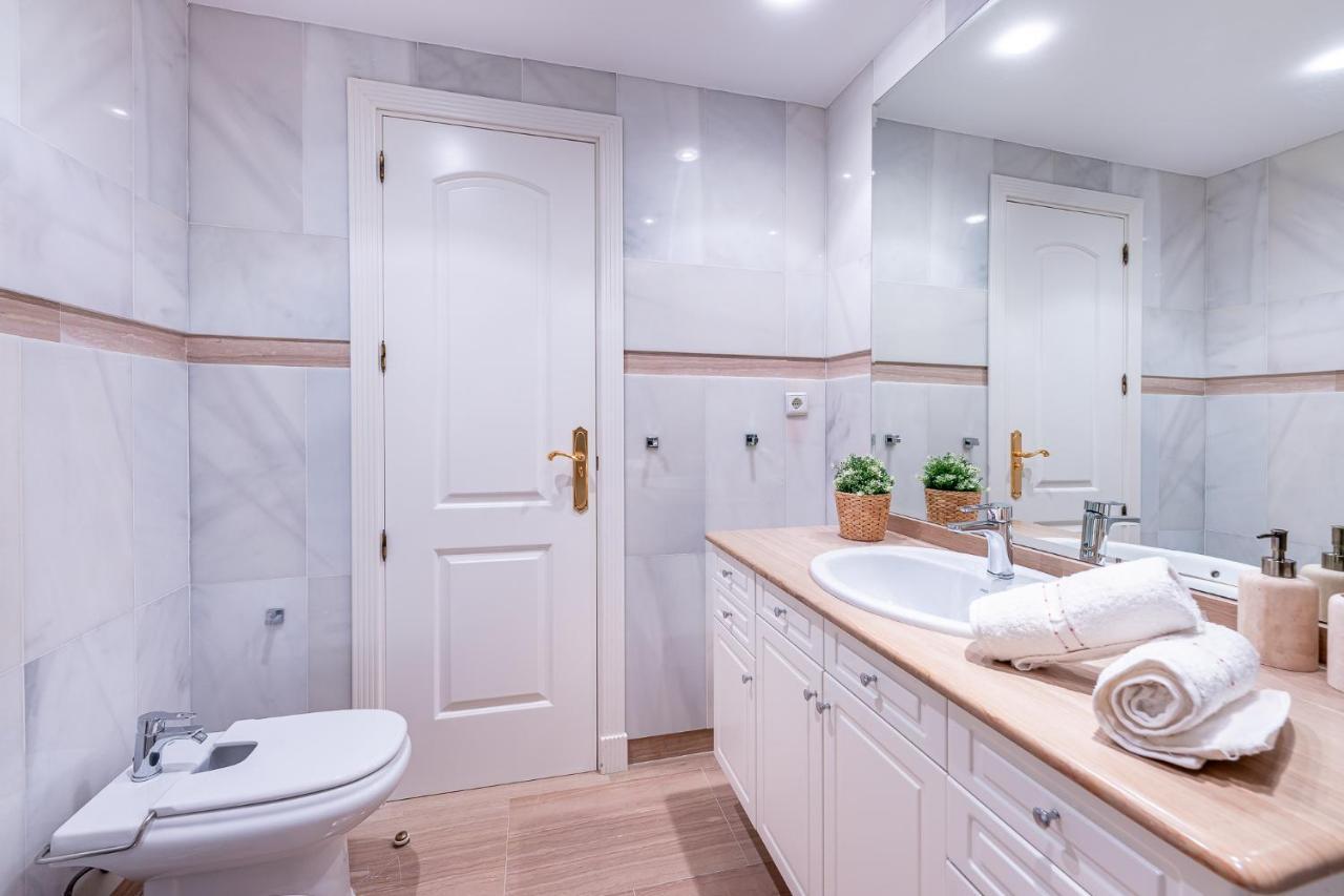 Atico Puerto Marina First Island With Sea Views And Rooftop Pool Benalmadena Ngoại thất bức ảnh