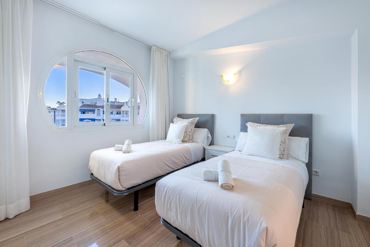 Atico Puerto Marina First Island With Sea Views And Rooftop Pool Benalmadena Ngoại thất bức ảnh